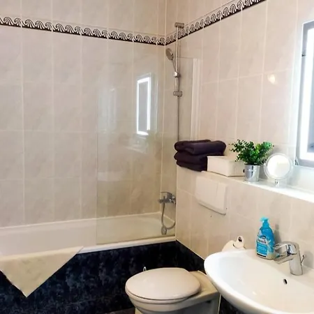 Rueckzugsort Fuer 2 - Schoenes Mit Terrasse, Wintergarten Und Badewanne Wischuer
