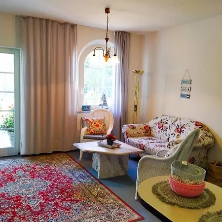Rueckzugsort Fuer 2 - Schoenes Mit Terrasse, Wintergarten Und Badewanne Apartment