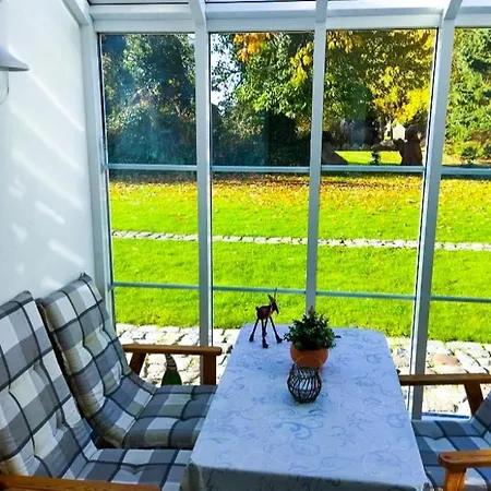 Rueckzugsort Fuer 2 - Schoenes Mit Terrasse, Wintergarten Und Badewanne Appartement